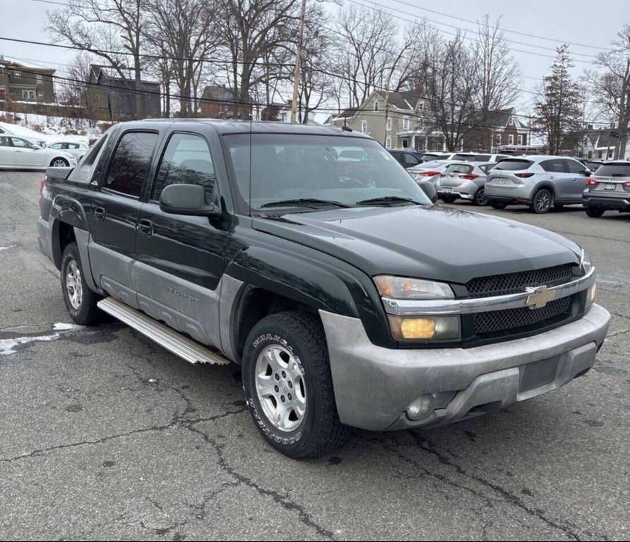 used 2002 Chevrolet Avalanche car, priced at $6,794