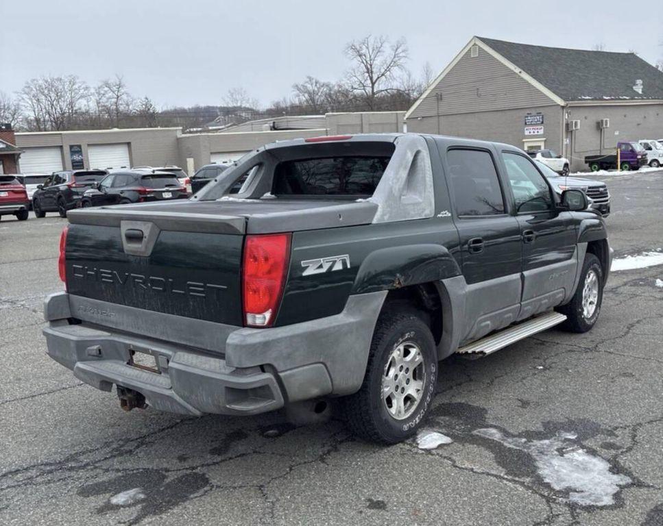 used 2002 Chevrolet Avalanche car, priced at $6,794