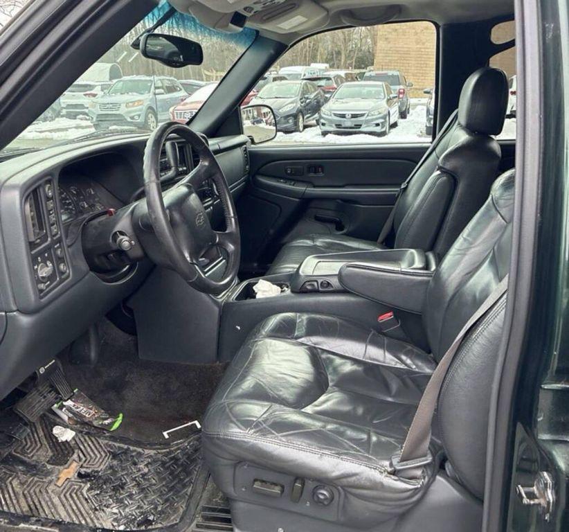 used 2002 Chevrolet Avalanche car, priced at $6,794