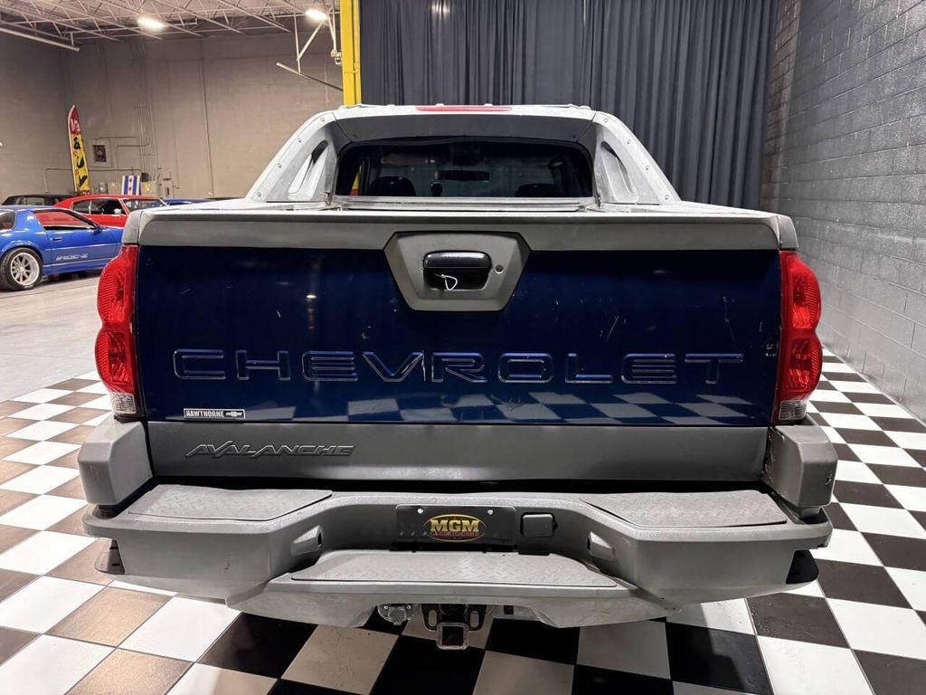 used 2002 Chevrolet Avalanche car, priced at $3,594
