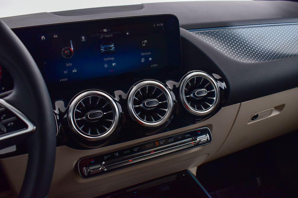 used 2026 Mercedes-Benz GLA 250 car, priced at $39,999