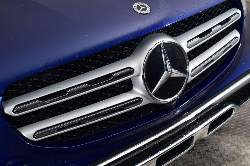 used 2021 Mercedes-Benz GLC 300 car, priced at $23,594