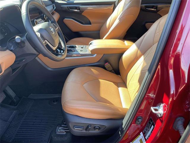 used 2024 Toyota Highlander car, priced at $46,995