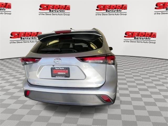 used 2024 Toyota Highlander car, priced at $36,695