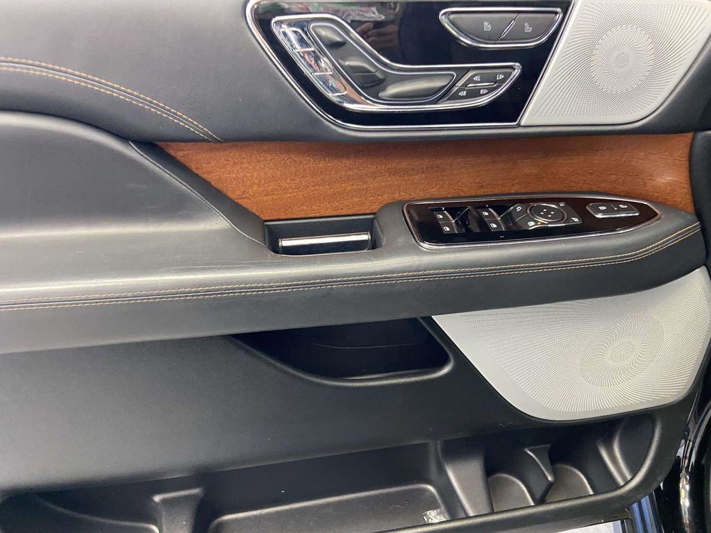used 2022 Lincoln Navigator car, priced at $53,995