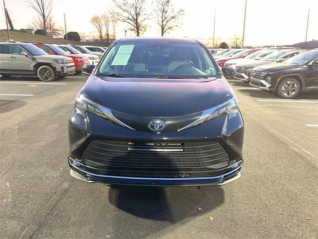used 2024 Toyota Sienna car, priced at $36,795