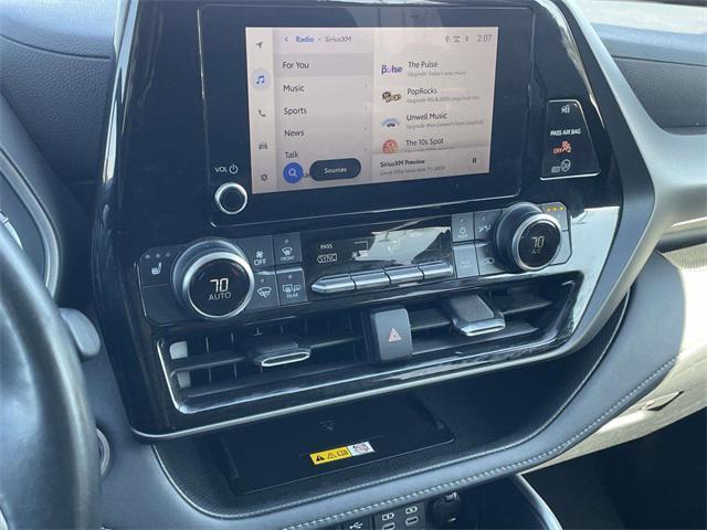 used 2024 Toyota Highlander car, priced at $36,695