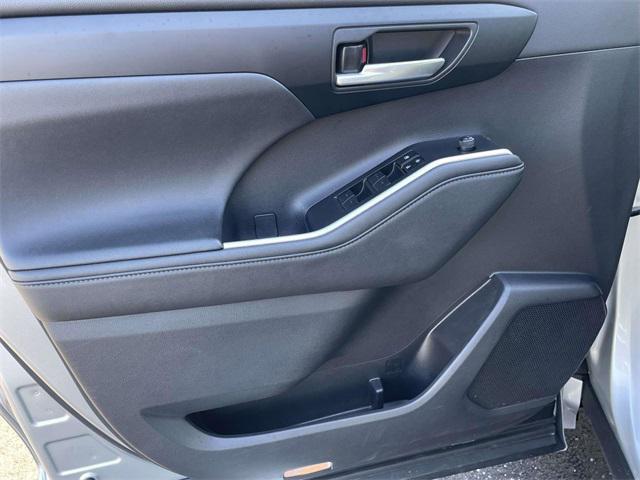 used 2024 Toyota Highlander car, priced at $36,695