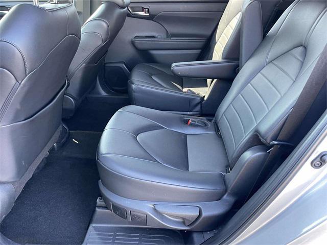used 2024 Toyota Highlander car, priced at $36,695