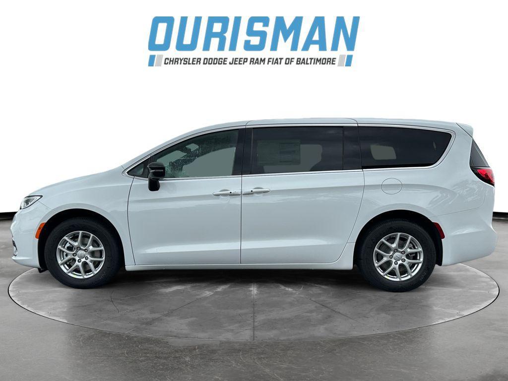 new 2025 Chrysler Pacifica car, priced at $35,439