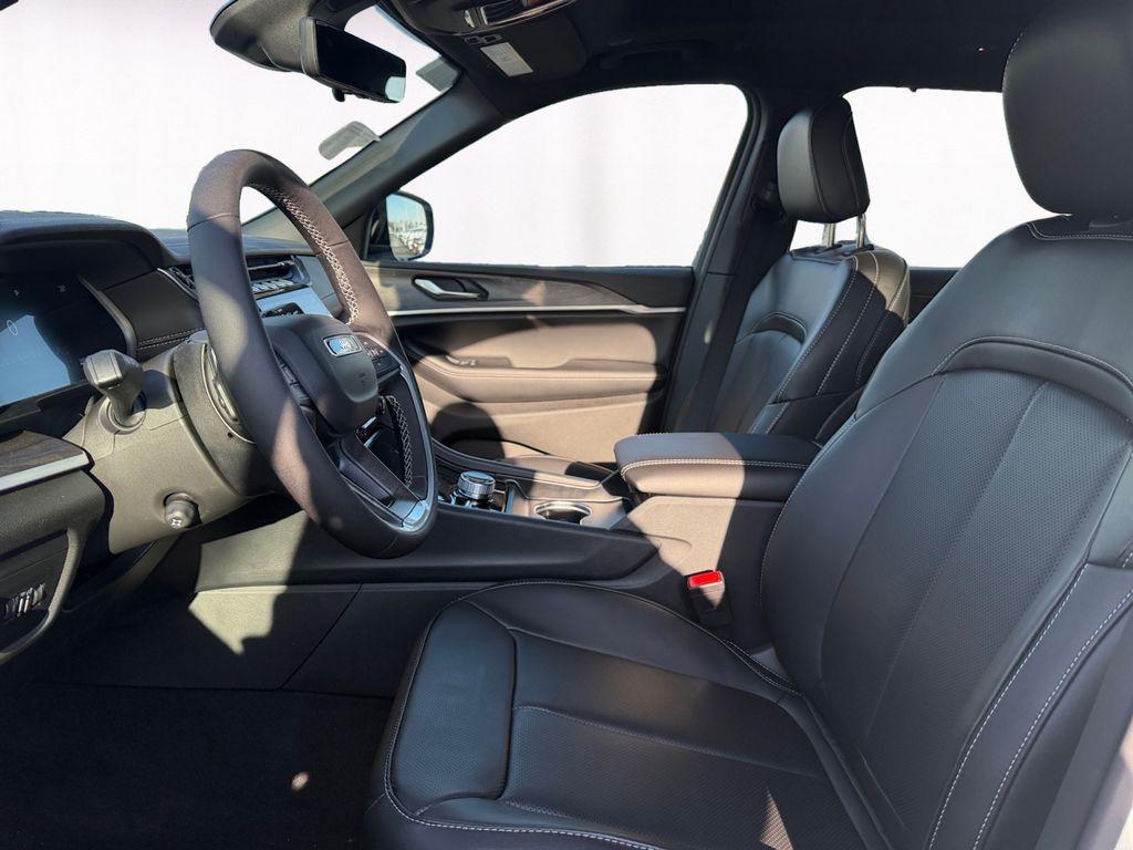 new 2025 Jeep Grand Cherokee L car, priced at $50,777