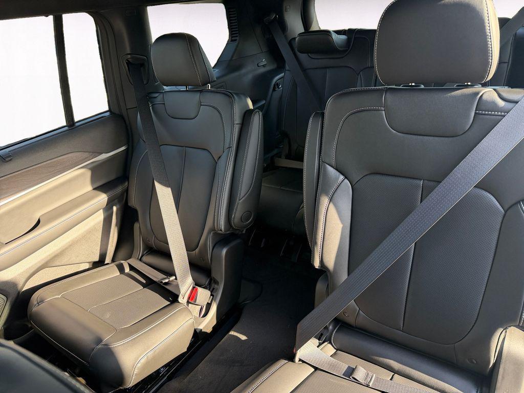 new 2025 Jeep Grand Cherokee L car, priced at $50,777