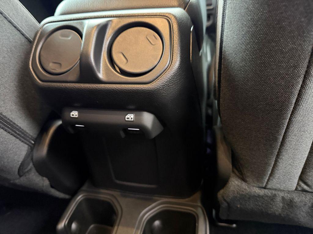 new 2026 Jeep Gladiator car, priced at $40,925