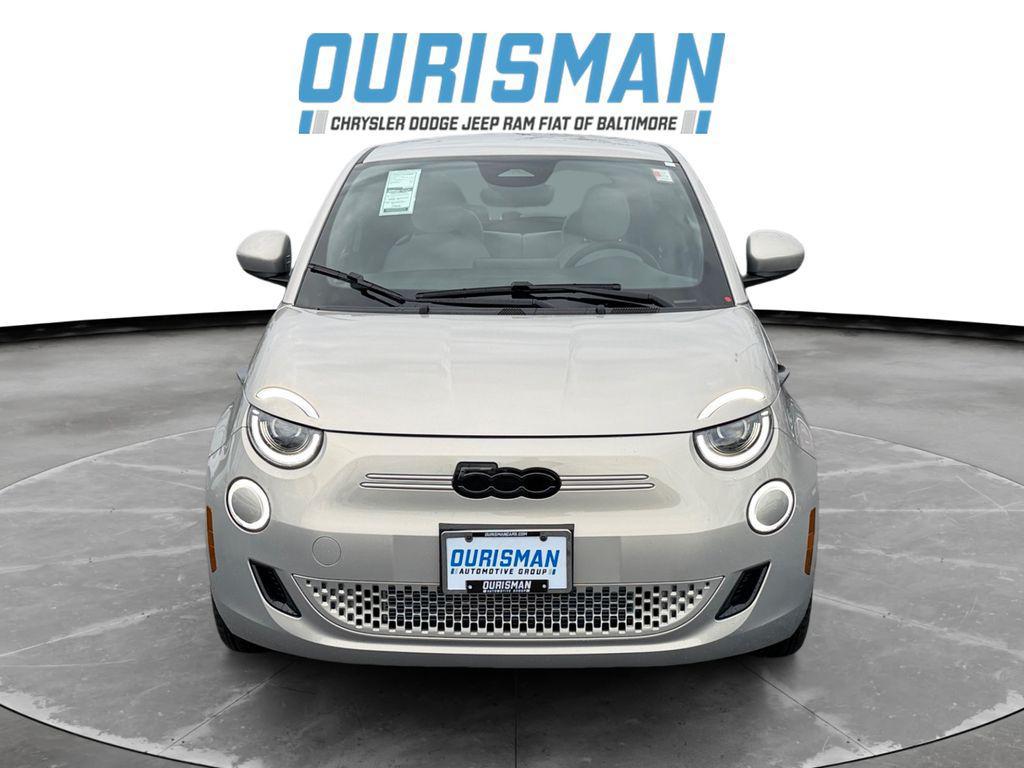 new 2025 FIAT 500e car