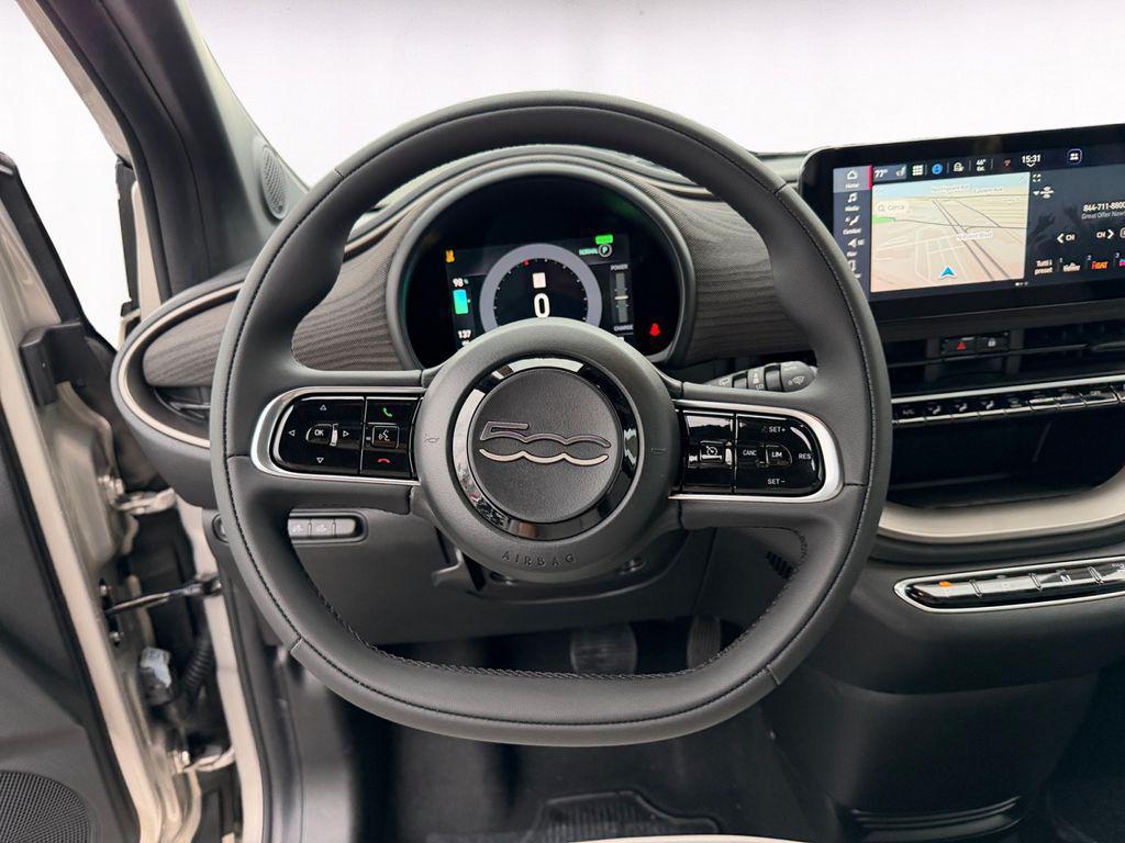new 2025 FIAT 500e car