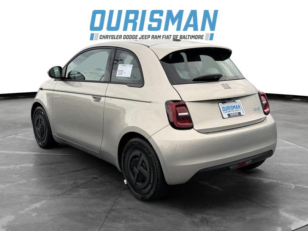 new 2025 FIAT 500e car