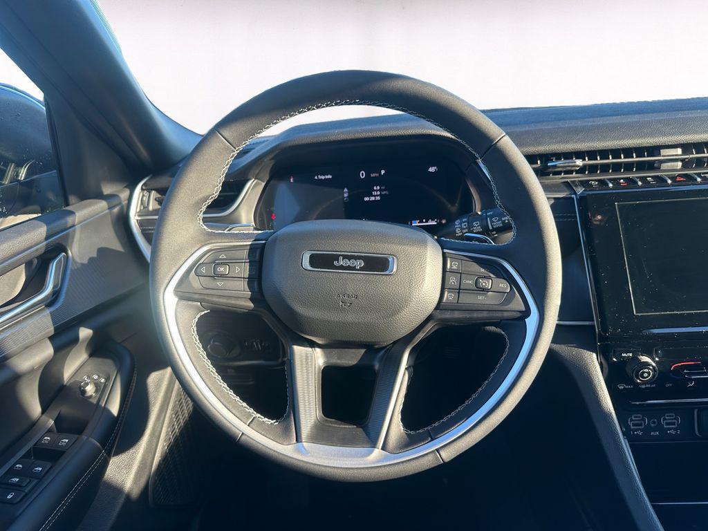 new 2025 Jeep Grand Cherokee car, priced at $32,540