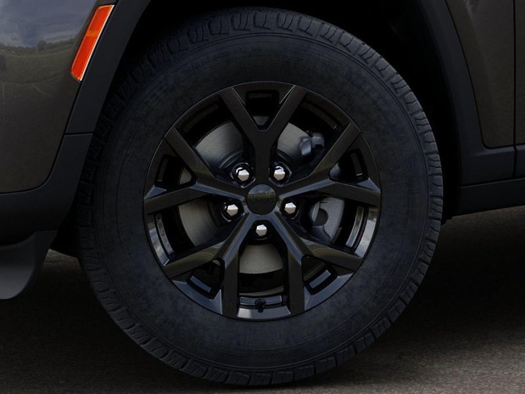 new 2026 Jeep Grand Cherokee car, priced at $43,701
