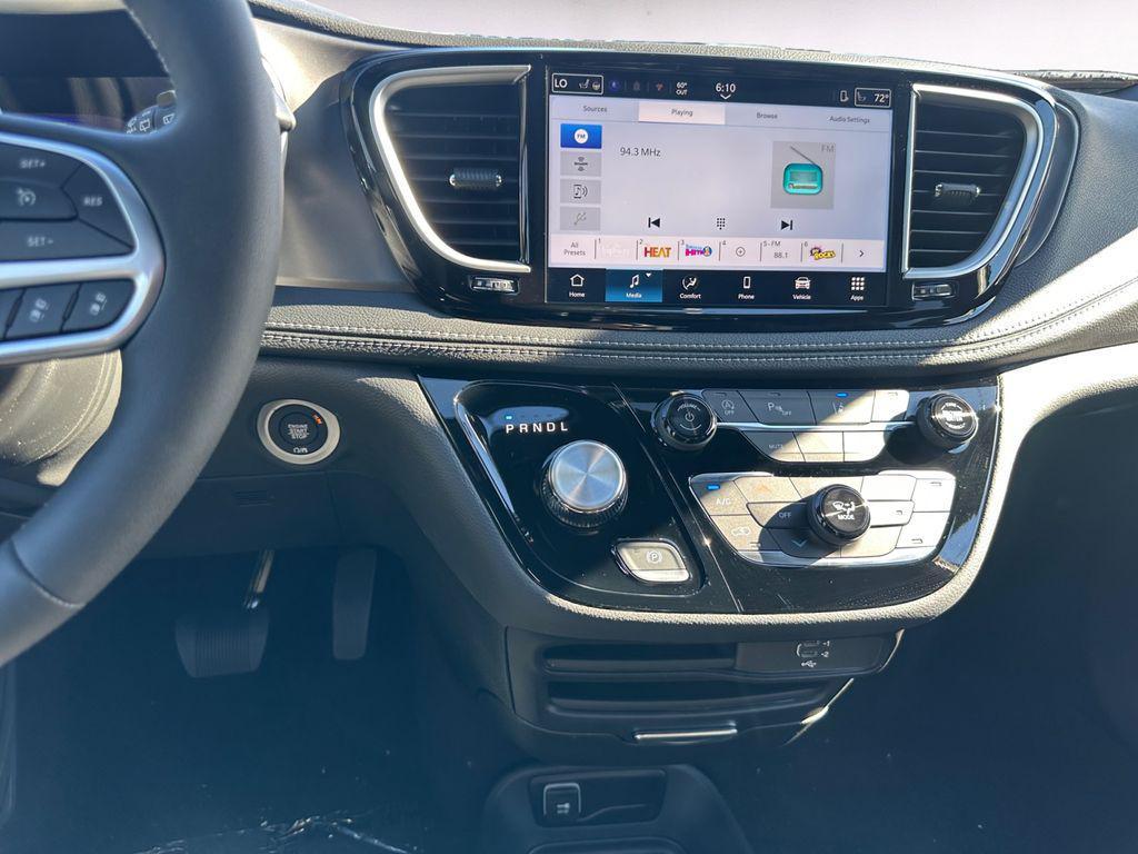 new 2026 Chrysler Pacifica car, priced at $39,638