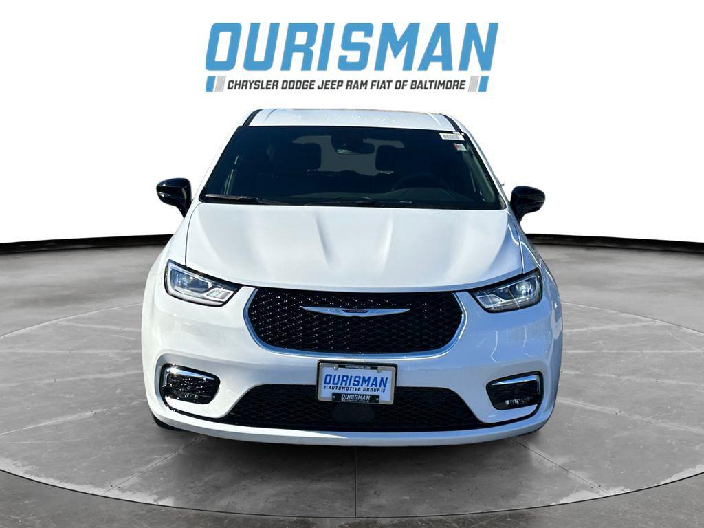 new 2026 Chrysler Pacifica car, priced at $39,638