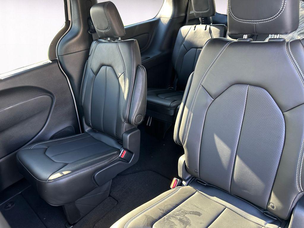 new 2026 Chrysler Pacifica car, priced at $39,638