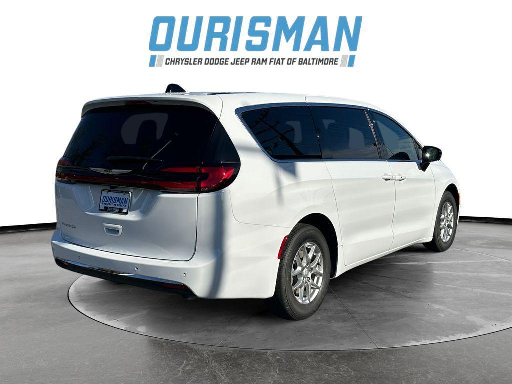 new 2026 Chrysler Pacifica car, priced at $39,638