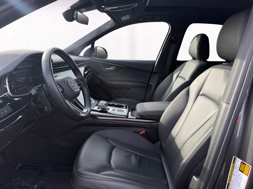 used 2025 Audi Q7 car, priced at $44,500