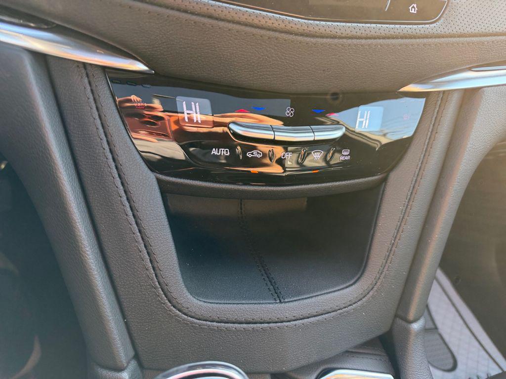 used 2024 Cadillac XT5 car, priced at $37,000