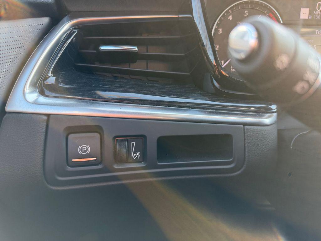 used 2024 Cadillac XT5 car, priced at $37,000