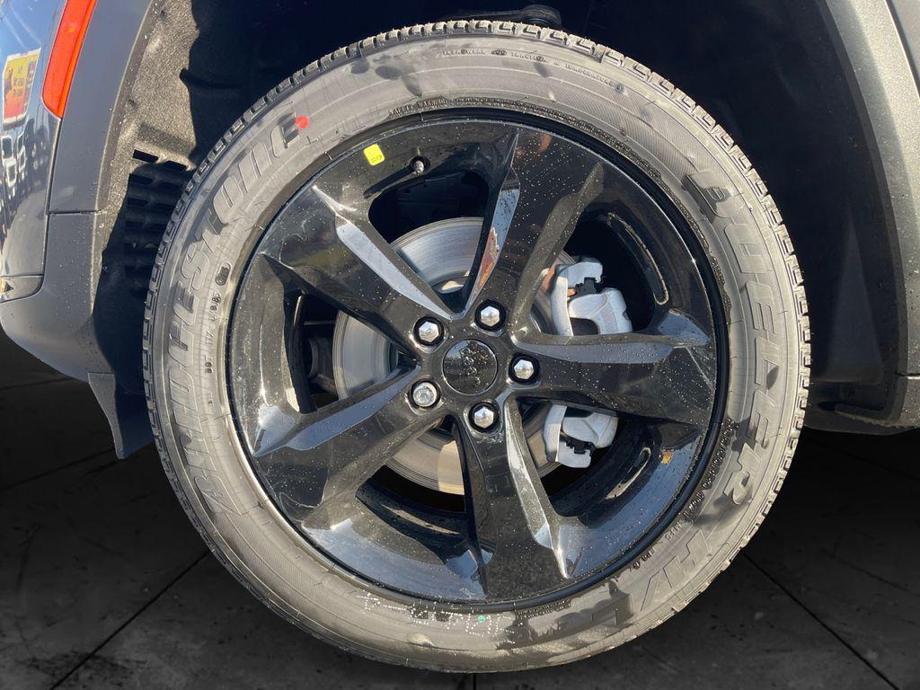 new 2025 Jeep Grand Cherokee L car, priced at $41,648