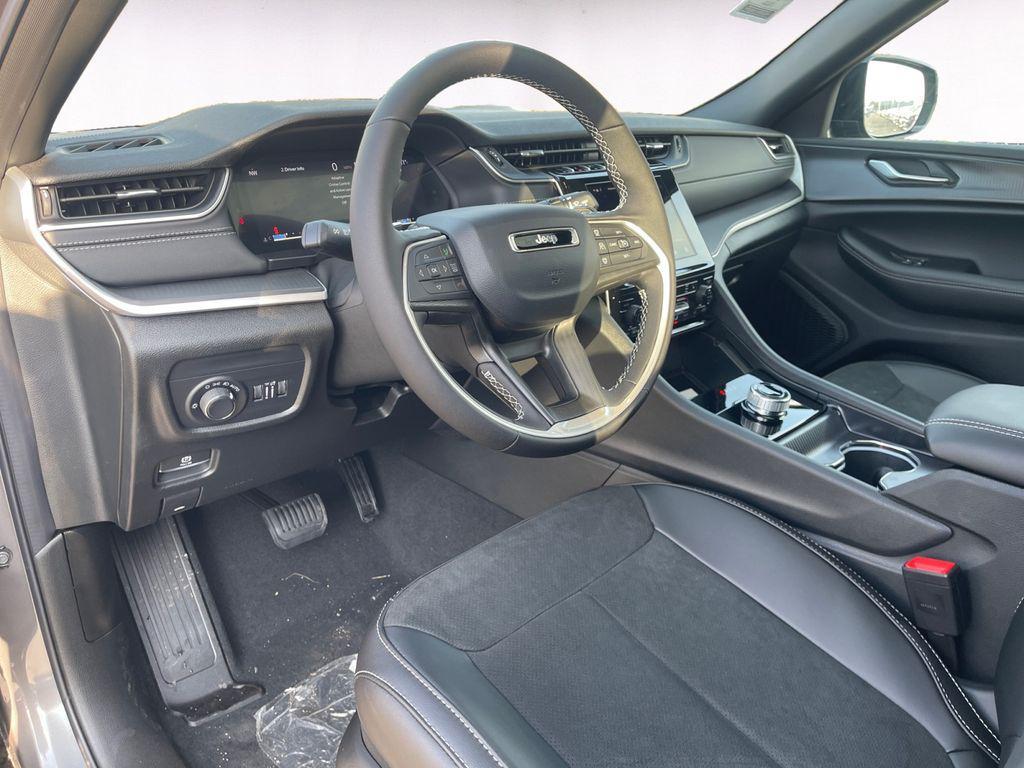 new 2025 Jeep Grand Cherokee L car, priced at $41,648