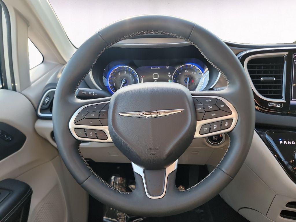used 2024 Chrysler Pacifica car, priced at $26,160