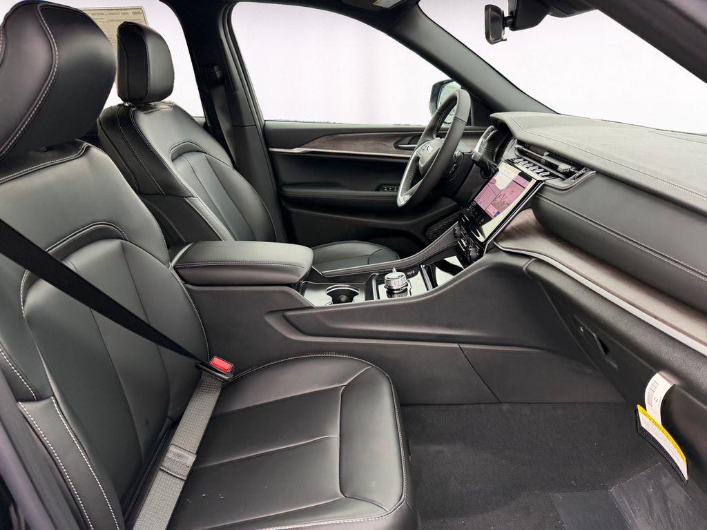 new 2025 Jeep Grand Cherokee L car, priced at $49,170