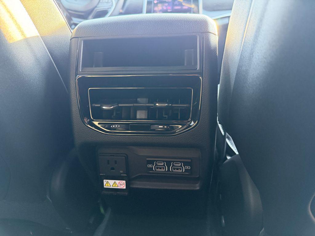 new 2025 Jeep Grand Cherokee car, priced at $42,672