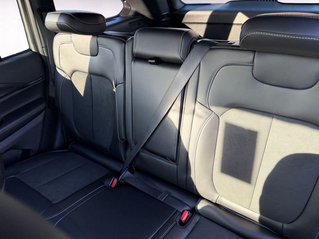 new 2025 Jeep Grand Cherokee car, priced at $42,672