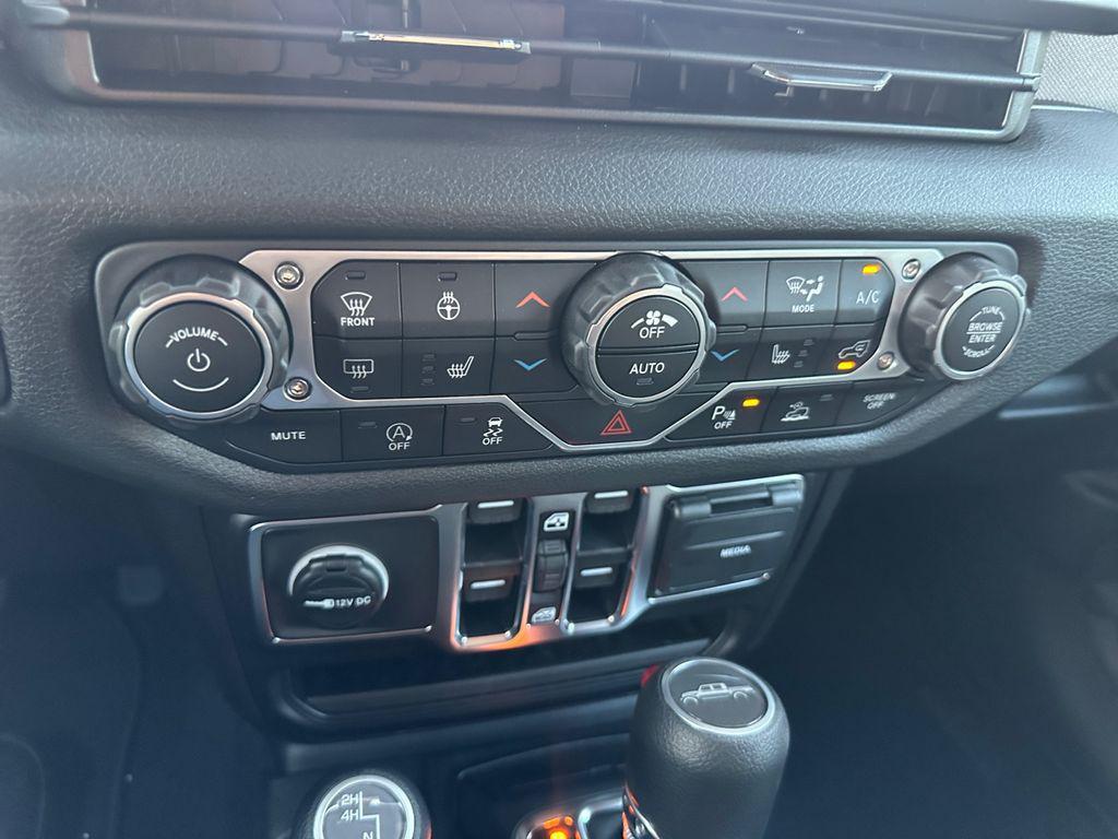 new 2025 Jeep Gladiator car, priced at $56,172