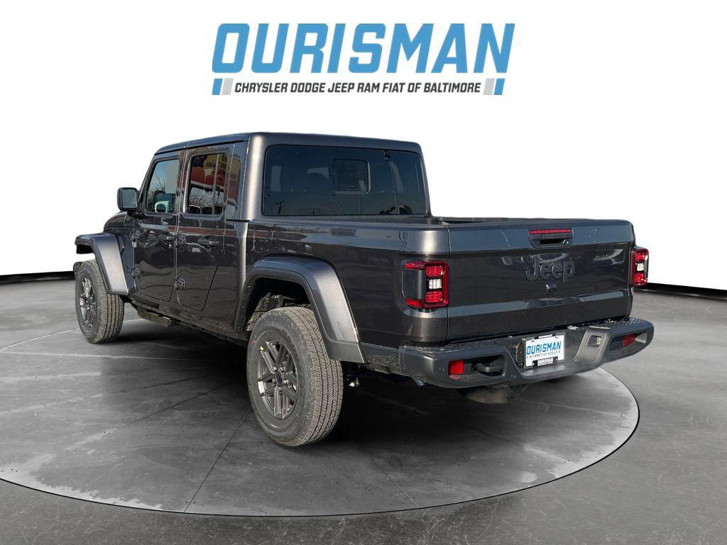 new 2026 Jeep Gladiator car, priced at $44,572