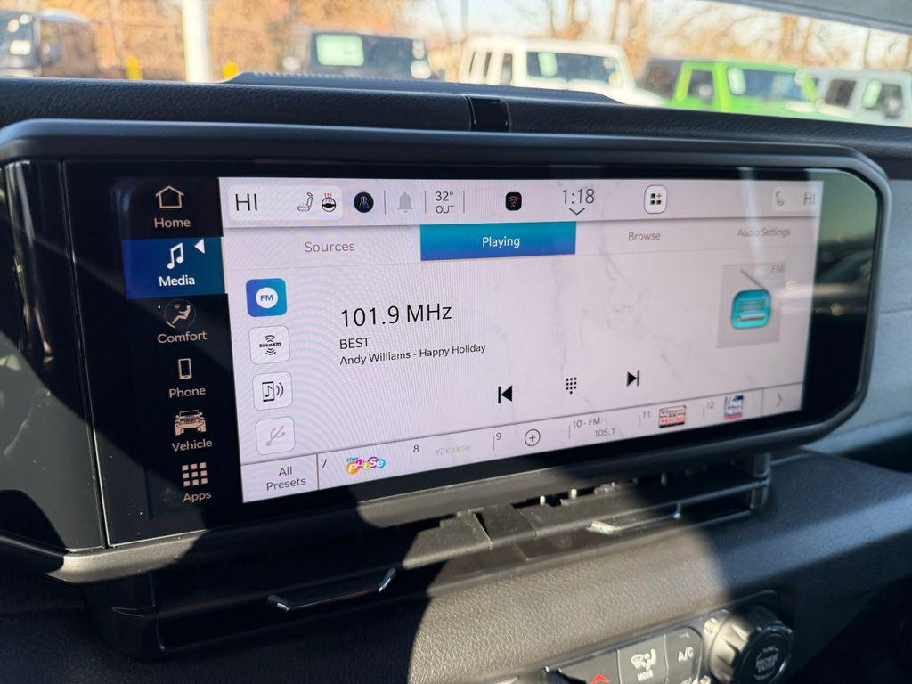 new 2026 Jeep Gladiator car, priced at $44,572