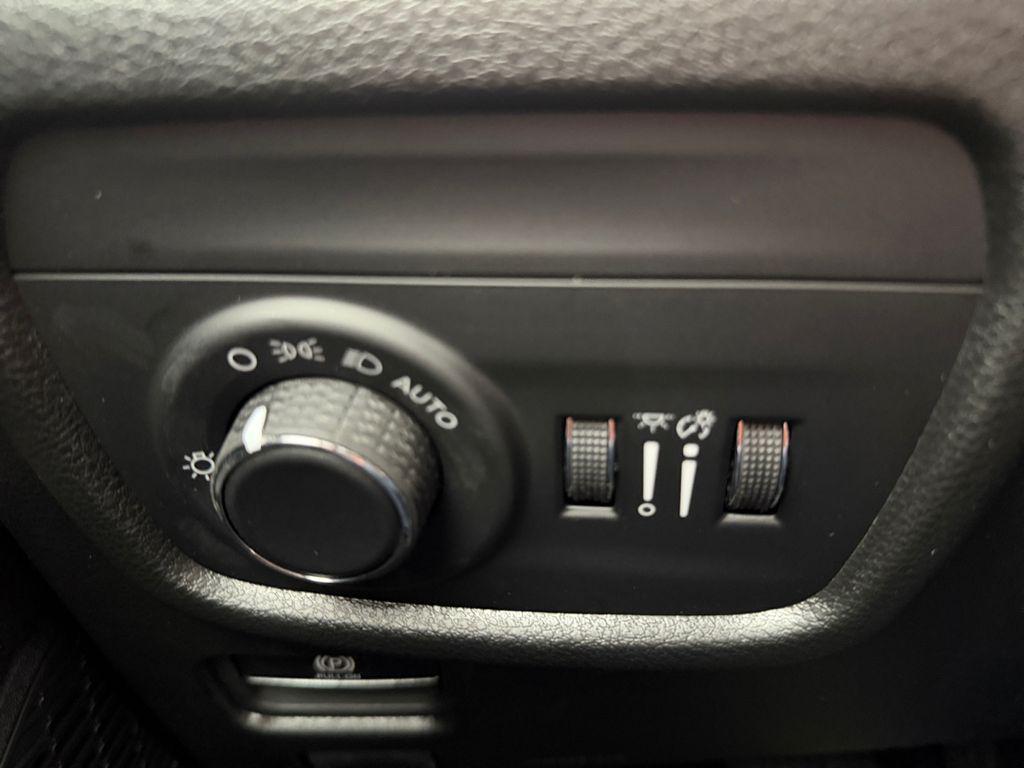 new 2026 Jeep Grand Cherokee car, priced at $48,525