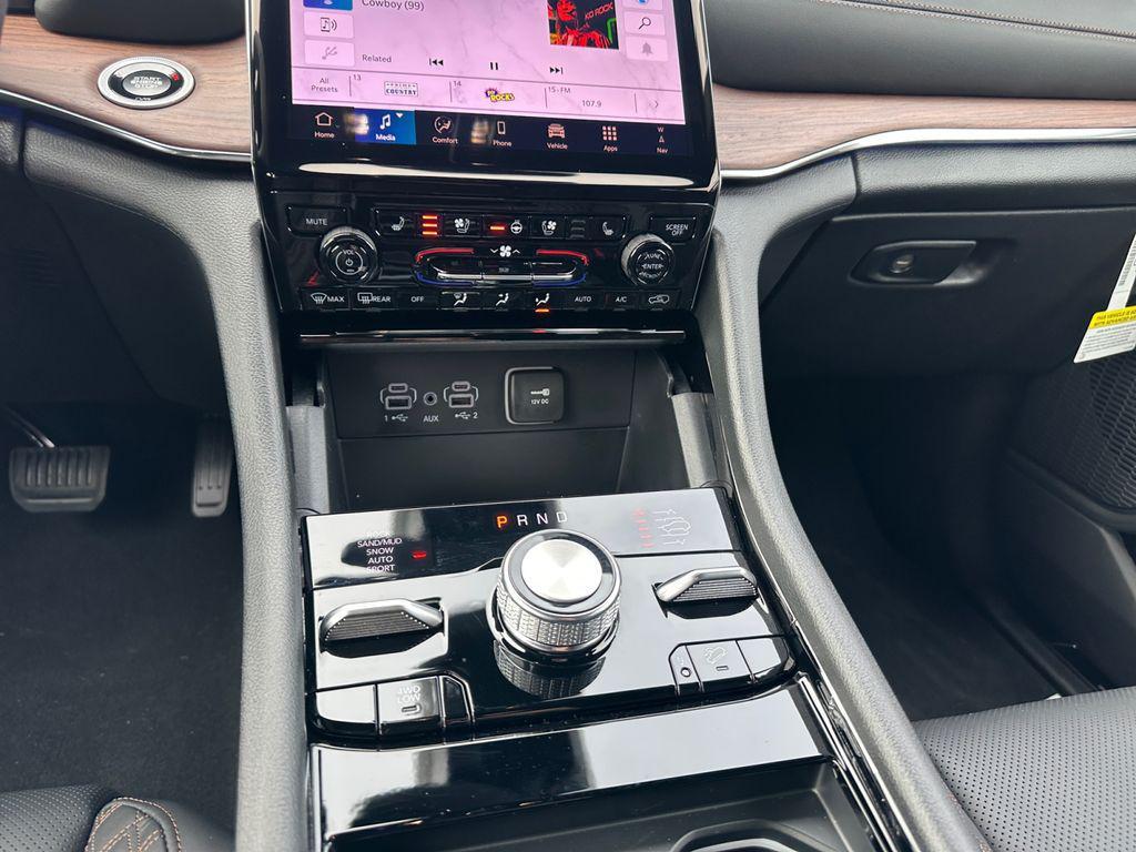 new 2025 Jeep Grand Cherokee car, priced at $57,750