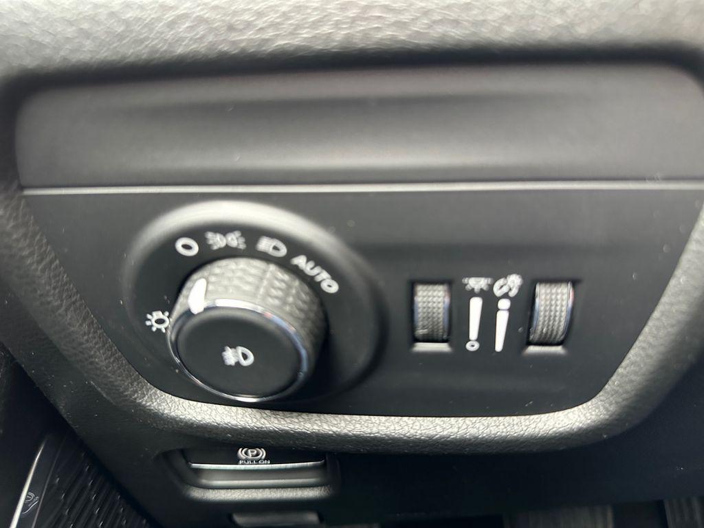 new 2025 Jeep Grand Cherokee car, priced at $57,750