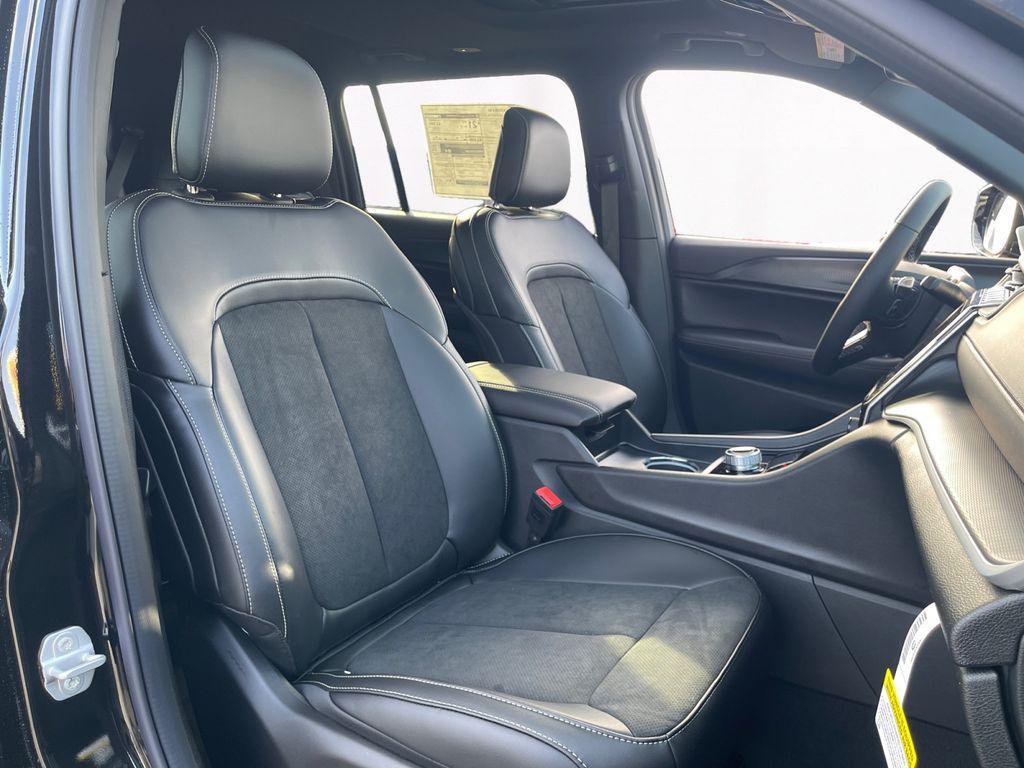 new 2025 Jeep Grand Cherokee L car, priced at $41,648