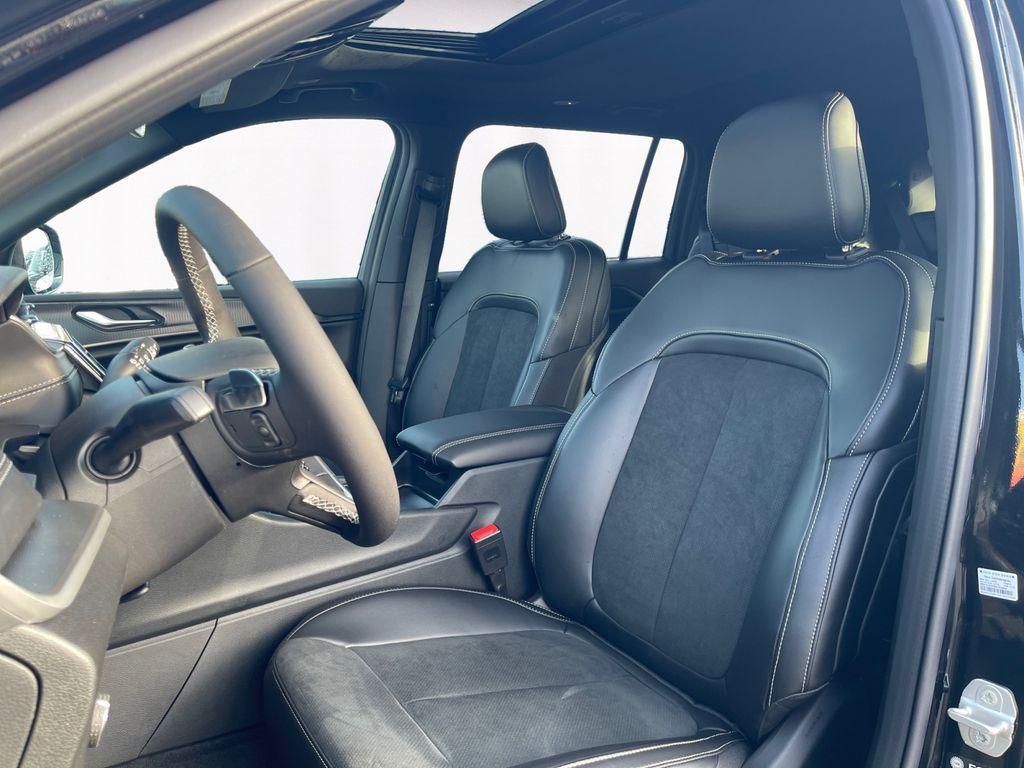 new 2025 Jeep Grand Cherokee L car, priced at $41,648