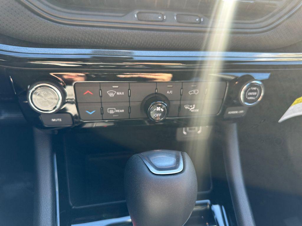 new 2026 Jeep Compass car, priced at $25,831