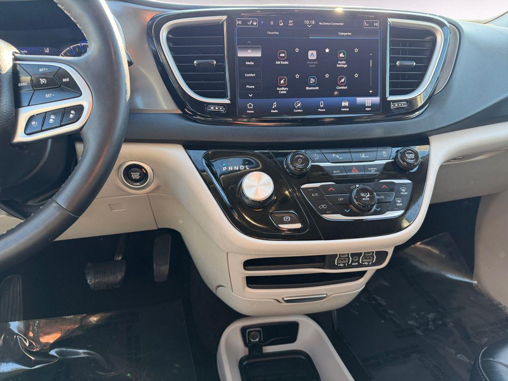 used 2024 Chrysler Pacifica car, priced at $27,000