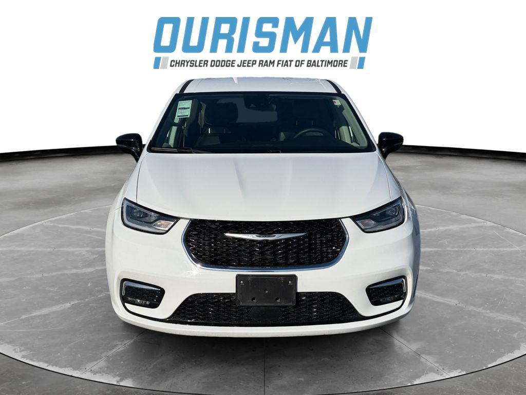 used 2024 Chrysler Pacifica car, priced at $27,000
