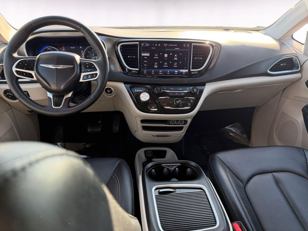 used 2024 Chrysler Pacifica car, priced at $27,000