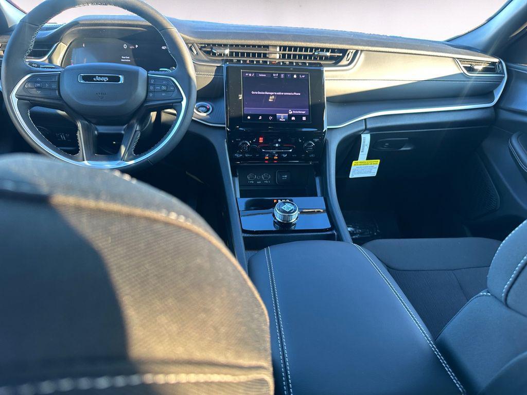 new 2025 Jeep Grand Cherokee car, priced at $36,550