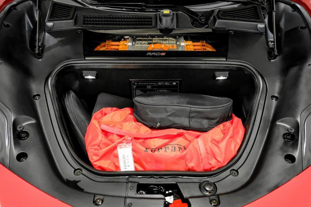 2022 Rosso Ferrari F1-75 Ferrari SF90 Spider