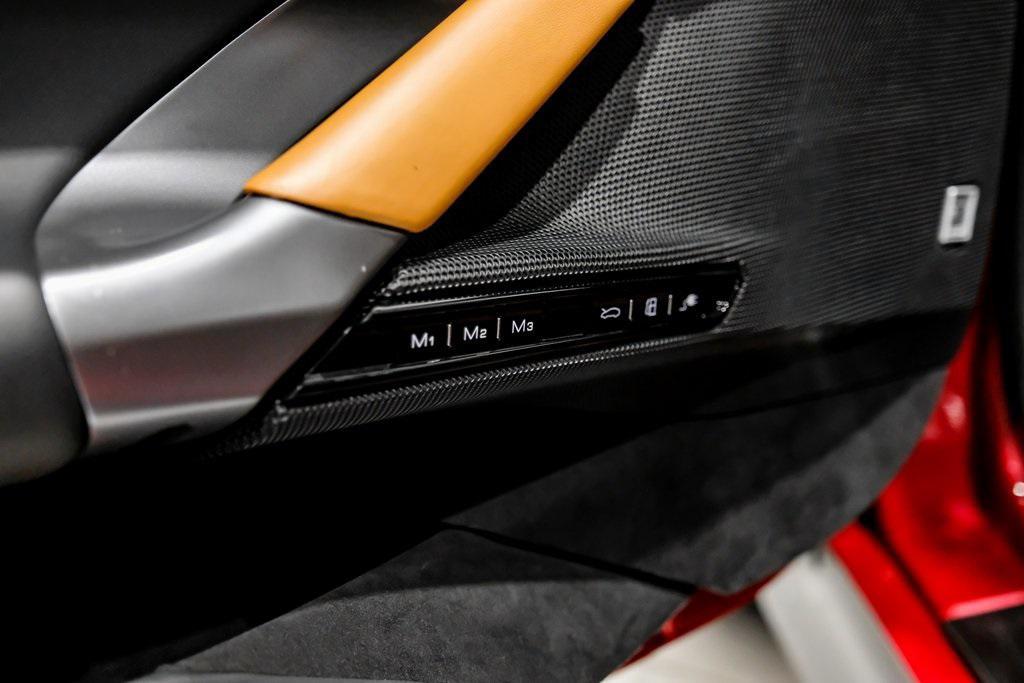 2022 Rosso Ferrari F1-75 Ferrari SF90 Spider